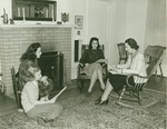 Dean Thelma Albright and Queens College freshmen, 1942-1943